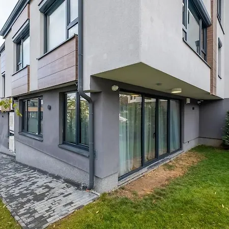 Luxurious House In An Exclusive Complex, Mount View 别墅 索菲亞