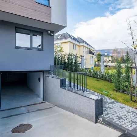 Luxurious House In An Exclusive Complex, Mount View * 索菲亞