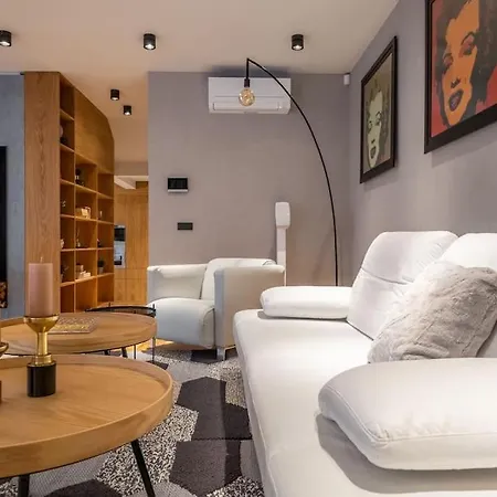 Villa Luxurious House In An Exclusive Complex, Mount View *