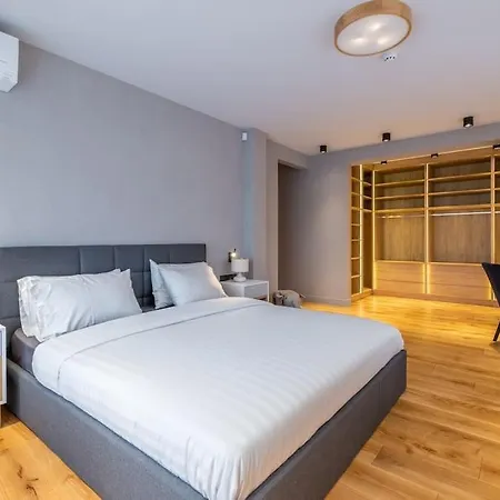 Villa Luxurious House In An Exclusive Complex, Mount View *