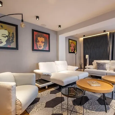 Villa Luxurious House In An Exclusive Complex, Mount View