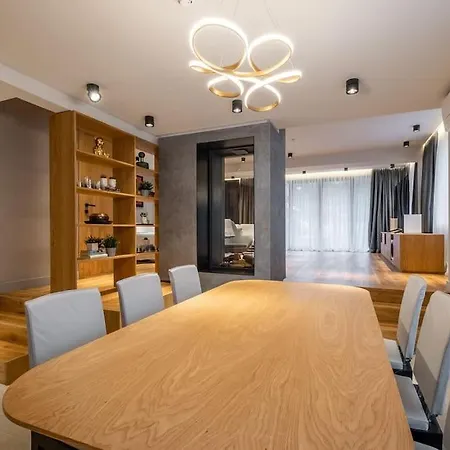 Villa Luxurious House In An Exclusive Complex, Mount View *